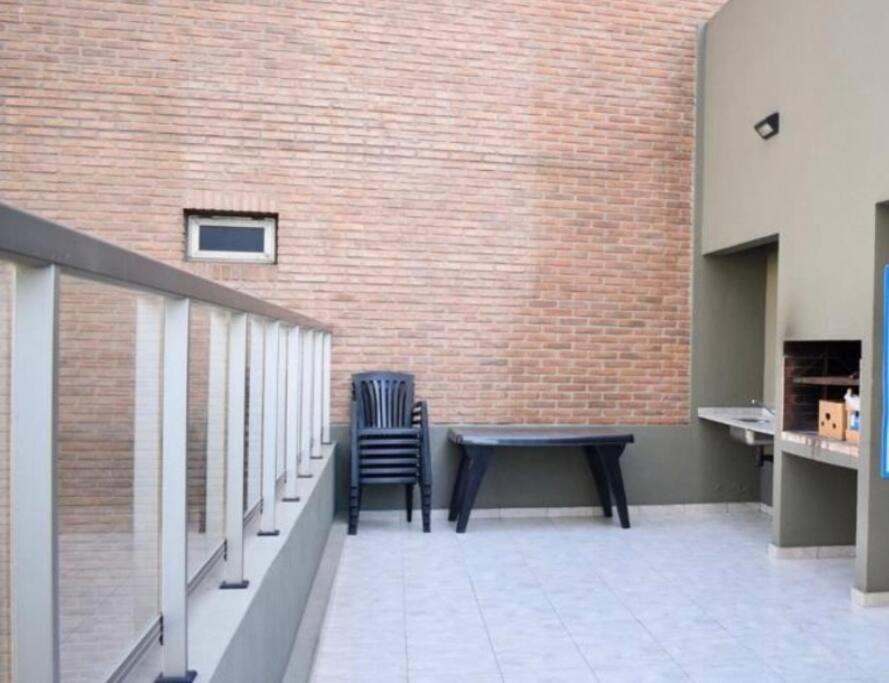 Apartment Location With Garage *