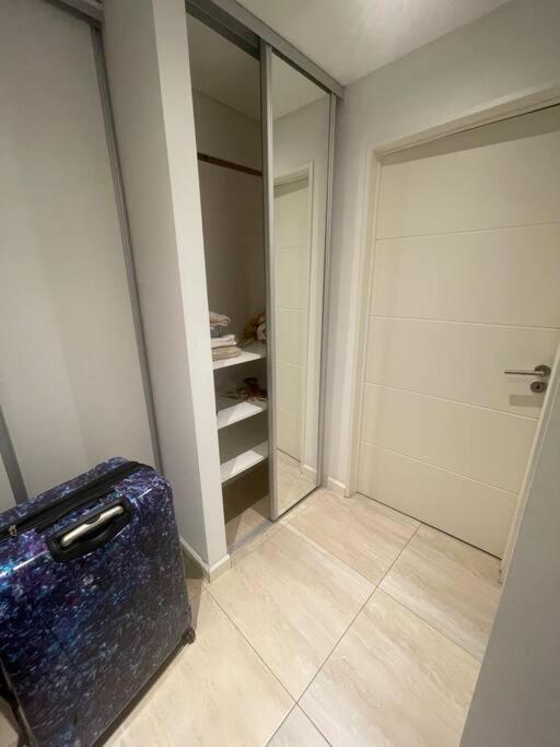 Apartment Location With Garage